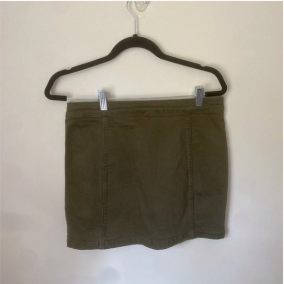 Free People Side Button Mini Skirt | Army Green Cotton Blend | Size 8 - Picture 4 of 7